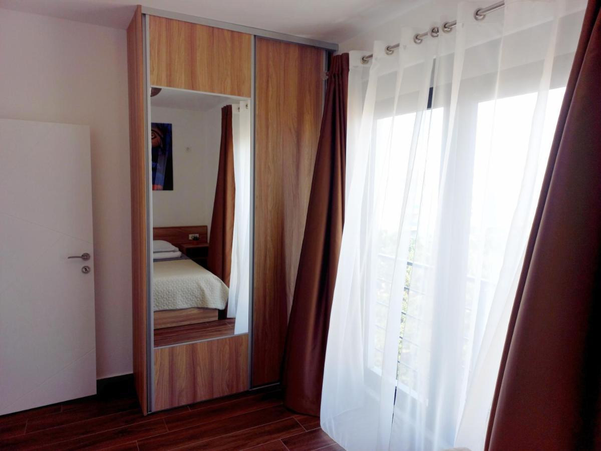 Iraida-4 Apartment โดบราวอดา ภายนอก รูปภาพ